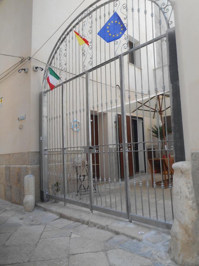 La Corte Dei Naviganti Apartment Trapani Ngoại thất bức ảnh